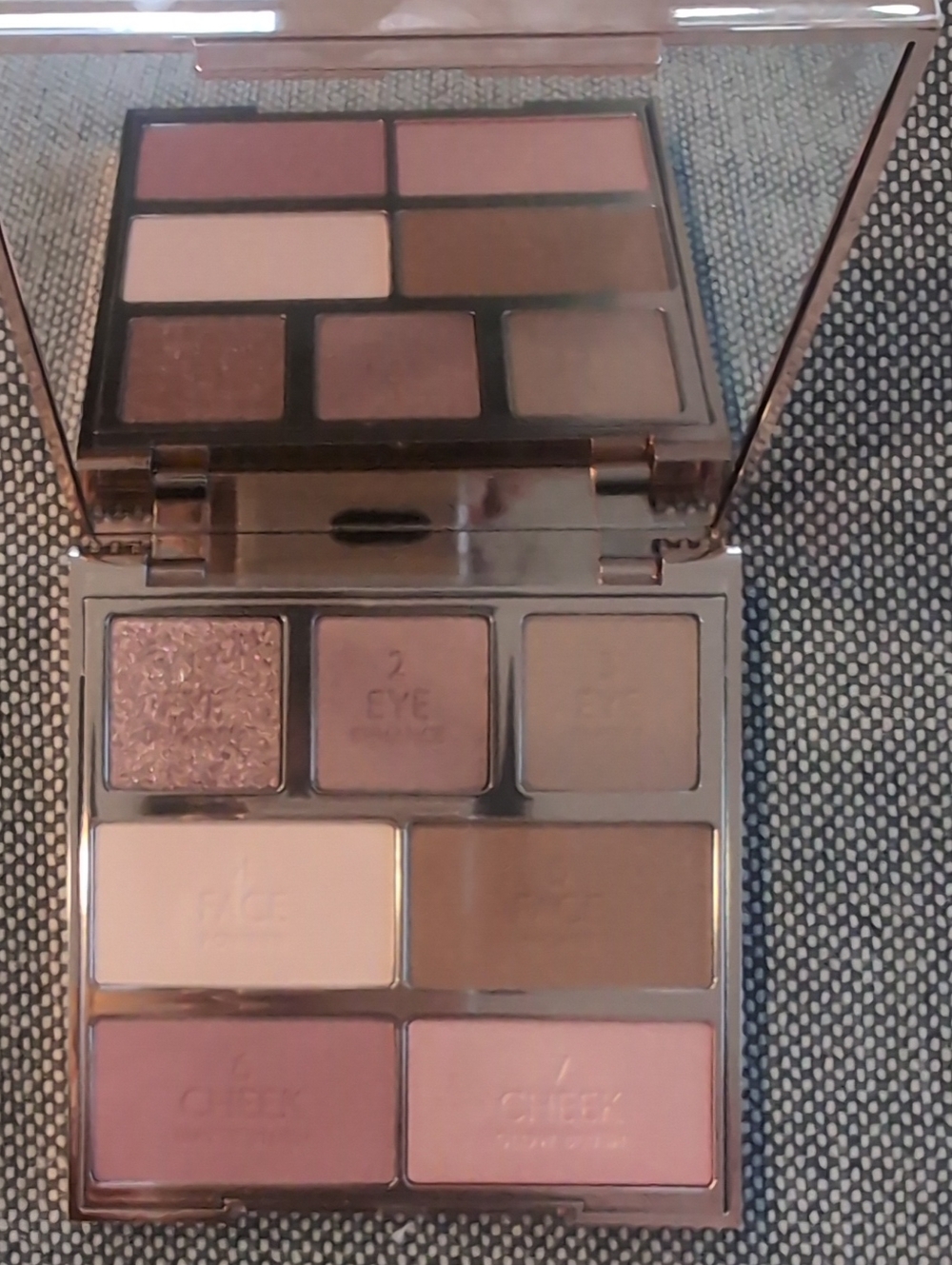 SOLD OUT! Charlotte Tilbury Face And eye Palette - Picture 5 of 5
